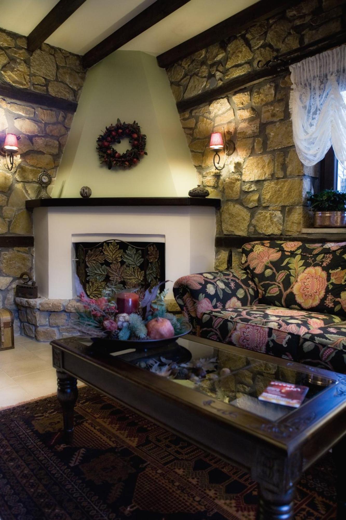 Archontiko Emmanouilidi Suites Като-Лутраки Экстерьер фото