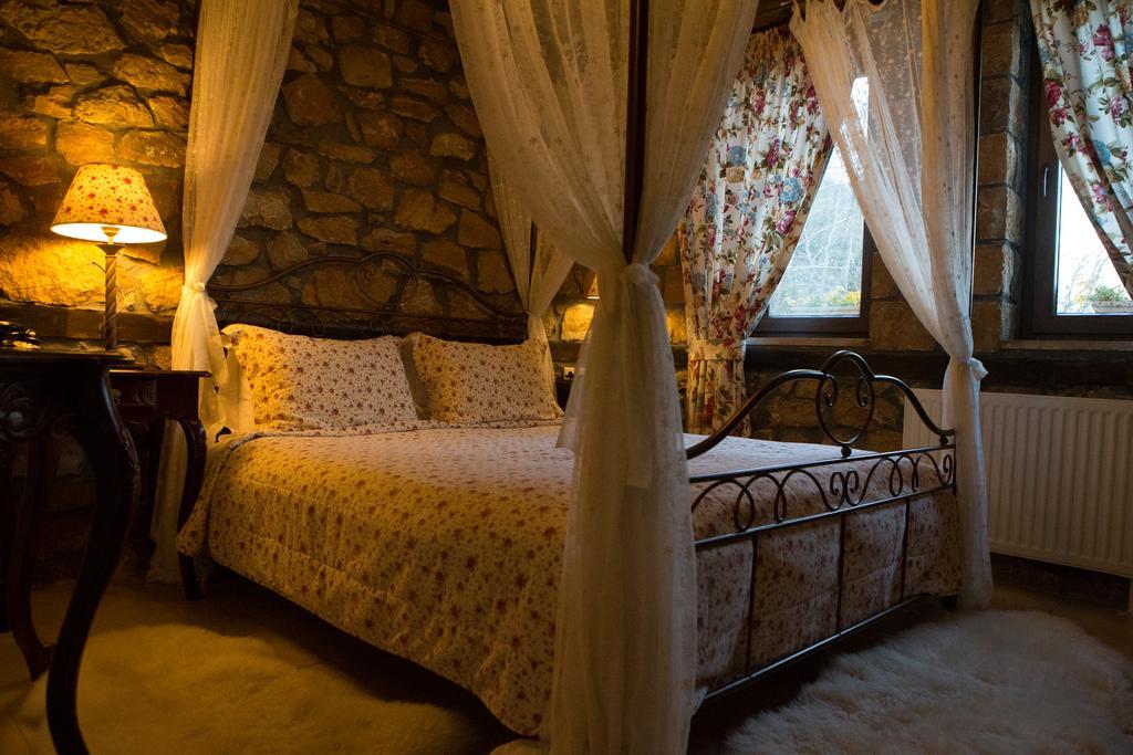 Archontiko Emmanouilidi Suites Като-Лутраки Экстерьер фото