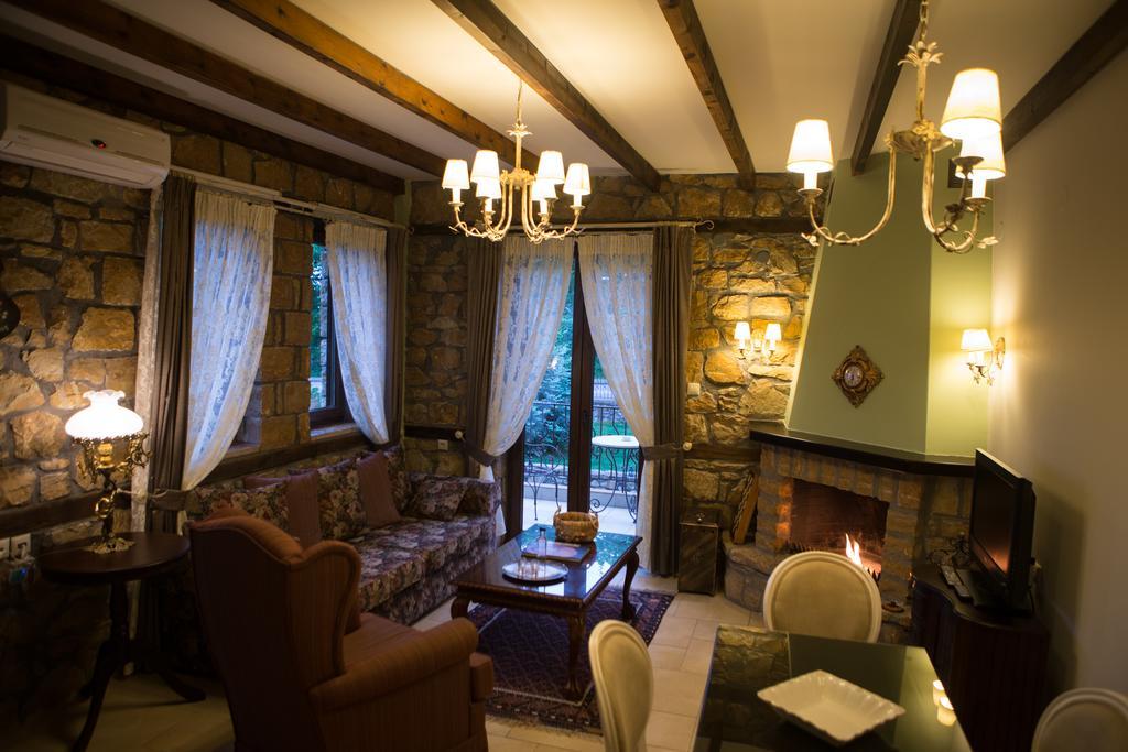 Archontiko Emmanouilidi Suites Като-Лутраки Экстерьер фото