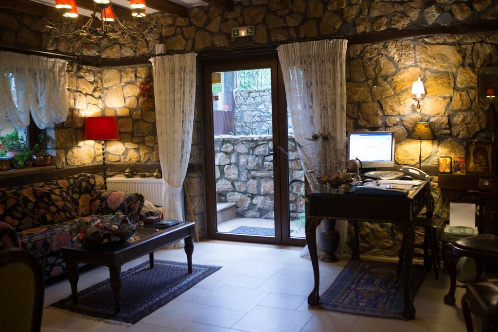 Archontiko Emmanouilidi Suites Като-Лутраки Экстерьер фото